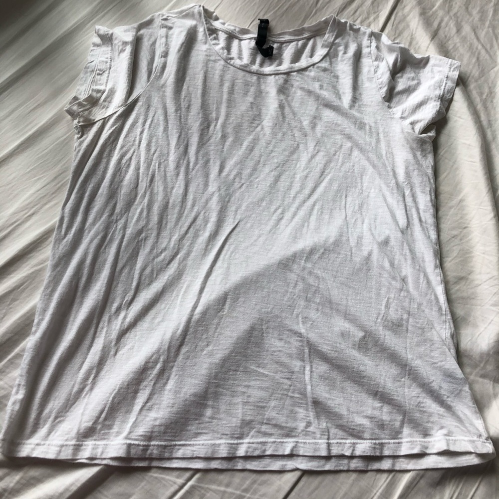 Torrid Size 1 Classic White T